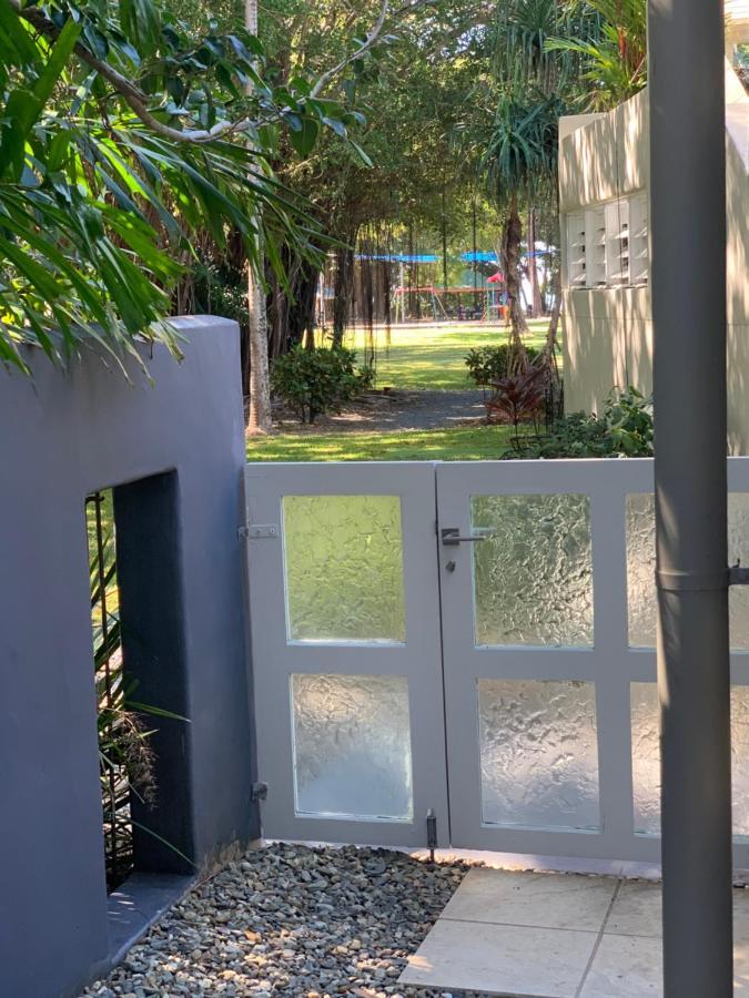 Beachside Villa With Private Lap Pool Port Douglas Exterior photo